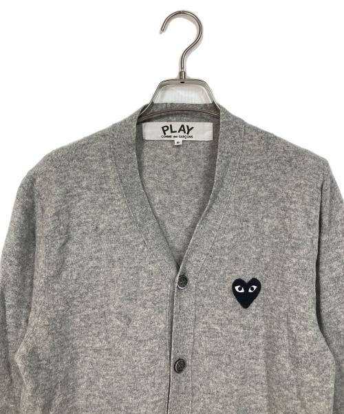 PLAY COMME des GARCONS（プレイコムデギャルソン）PLAY COMME des GARCONS (プレイコムデギャルソン) ニットカーディガン　ウールカーディガン　日本製 グレー サイズ:Sの古着・服飾アイテム