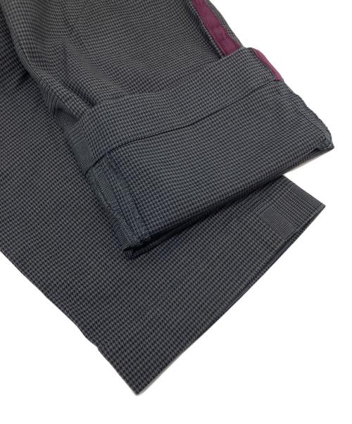 kenneth field（ケネスフィールド）kenneth field (ケネスフィールド) サイドラインパンツ　千鳥柄 グレー サイズ:Sの古着・服飾アイテム