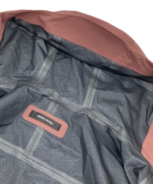 HIKING PATROL（ハイキングパトロール）HIKING PATROL (ハイキングパトロール) ARC 3L SHELL JACKET  ナイロンジャケット ブラウン サイズ:Lの古着・服飾アイテム
