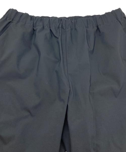 GOLDWIN（ゴールドウイン）GOLDWIN (ゴールドウイン) onlya ONLY ARC別注 DOUBLE WEAVE TUCK PANTS ダブルウィーブタックパンツ スポーツ　アウトドア ブラック サイズ:4の古着・服飾アイテム