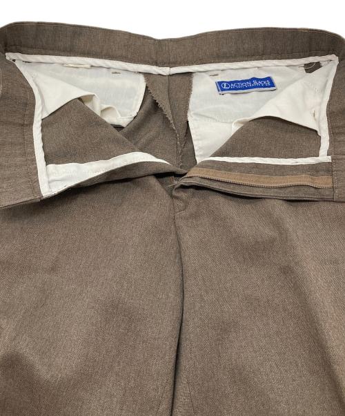 ACTION SLACKS（アクションスラックス）ACTION SLACKS (アクションスラックス) スラックス　LEVI'S ベージュ サイズ:W32 L32の古着・服飾アイテム