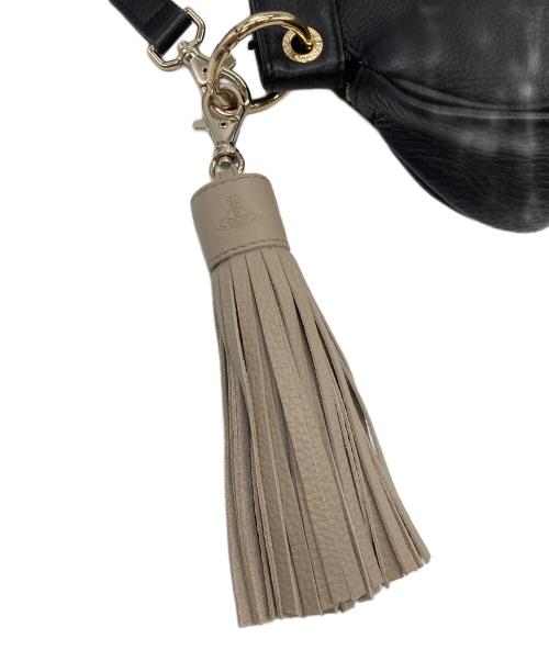 Vivienne Westwood（ヴィヴィアンウエストウッド）Vivienne Westwood (ヴィヴィアンウエストウッド) オーブモチーフタッセルショルダーバッグ　ハンドバッグ　2WAYバッグ ブラック サイズ:実寸参照の古着・服飾アイテム