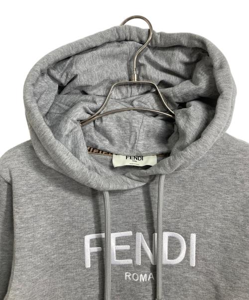 FENDI（フェンディ）FENDI (フェンディ) ローマ パーカー　ロゴパーカー　イタリア製 グレー サイズ:XXSの古着・服飾アイテム