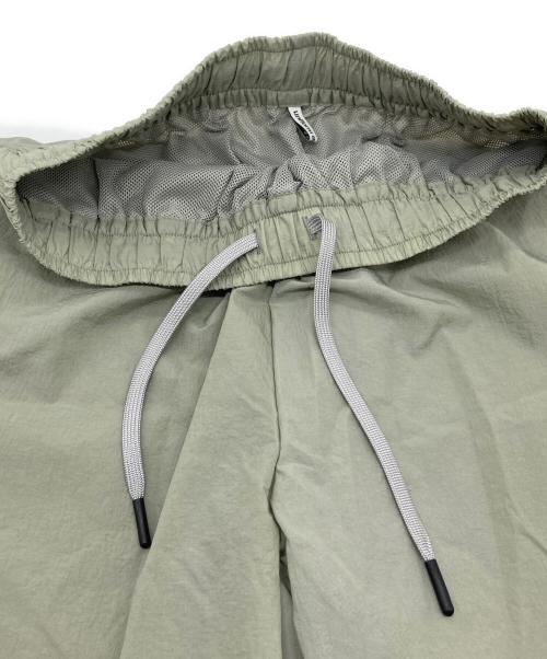 uniform experiment（ユニフォームエクスペリメント）uniform experiment (ユニフォームエクスペリメント) CRYSTAL NYLON EASY SHORTS クリスタルナイロンイージーショーツ　日本製　25SS グリーン サイズ:3の古着・服飾アイテム