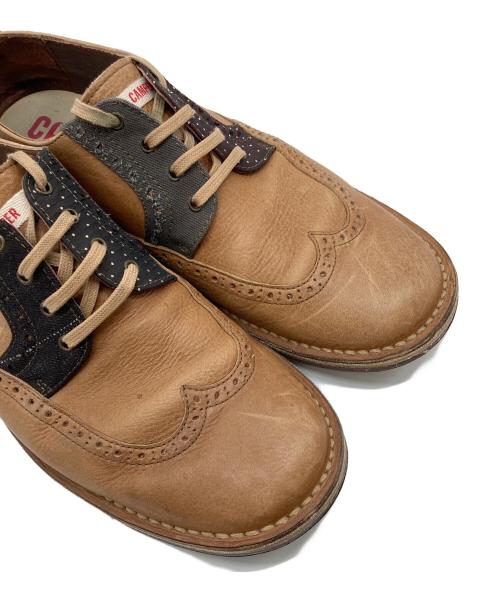 CAMPER（カンペール）CAMPER (カンペール) ウィングチップシューズ ベージュ サイズ:42の古着・服飾アイテム