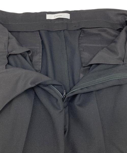 cornier（コルニエ）Cornier (コルニエ) スラックス　センタープレスパンツ　ウールパンツ　タックパンツ ブラック サイズ:Sの古着・服飾アイテム