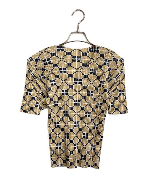 PLEATS PLEASE（プリーツプリーズ）PLEATS PLEASE (プリーツプリーズ) クローバー転写プリーツ半袖ブラウス　プリーツプリーツ　日本 ベージュ サイズ:3の古着・服飾アイテム