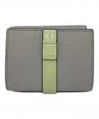 LOEWEロエベ）の古着「トライフォールド ウォレット　バイカラー　ミニ財布」｜グレー