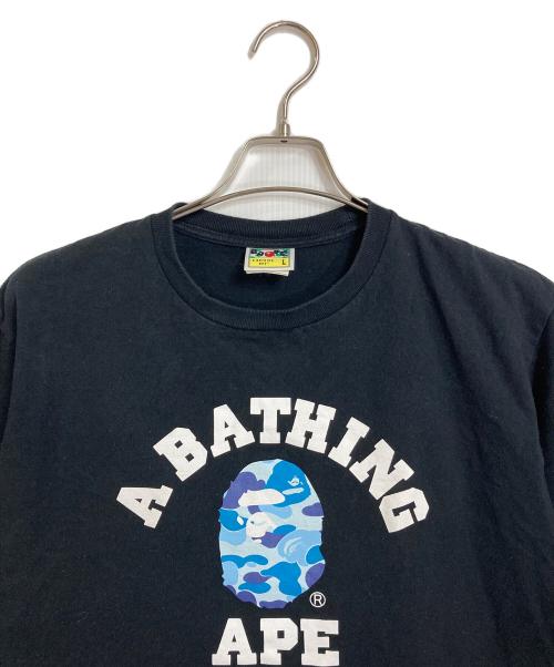 A BATHING APE（アベイシングエイプ）A BATHING APE (アベイシングエイプ) CAMO COLLEGE Tee グラフィックTシャツ ブラック サイズ:Lの古着・服飾アイテム