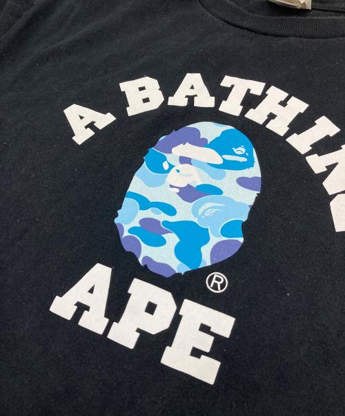 A BATHING APE（アベイシングエイプ）A BATHING APE (アベイシングエイプ) CAMO COLLEGE Tee グラフィックTシャツ ブラック サイズ:Lの古着・服飾アイテム