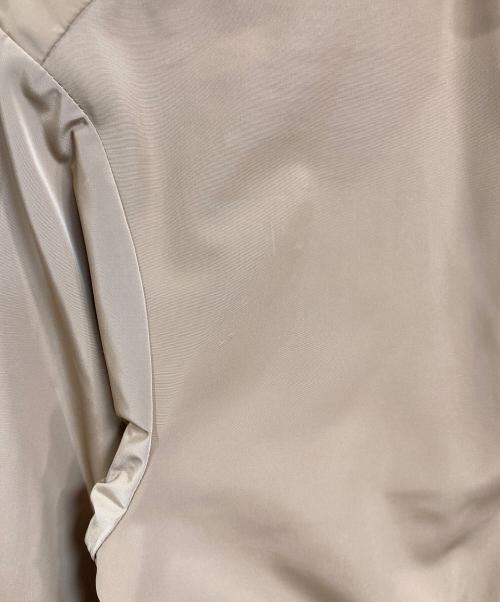 自由区（ジユウク）自由区 (ジユウク) メモリータッサー フード付きブルゾン　アウター　ライトアウター ベージュ サイズ:40の古着・服飾アイテム