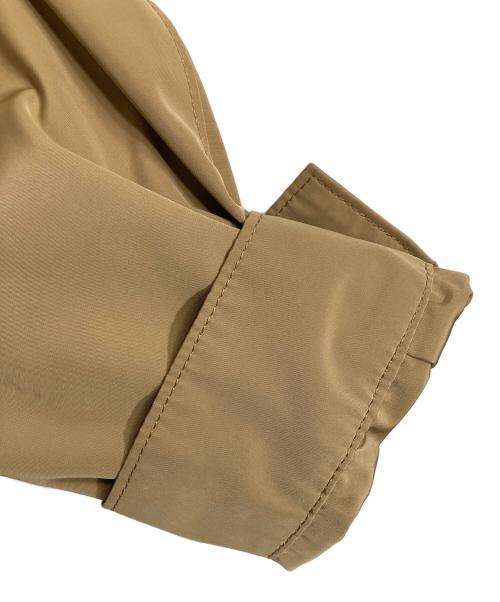 自由区（ジユウク）自由区 (ジユウク) メモリータッサー フード付きブルゾン　アウター　ライトアウター ベージュ サイズ:40の古着・服飾アイテム