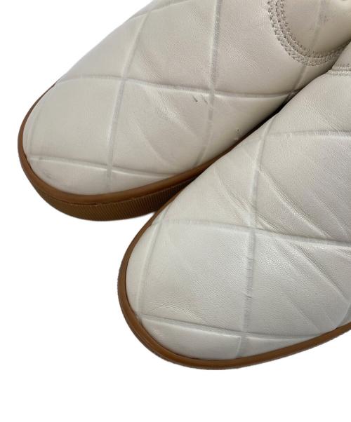 BOTTEGA VENETA（ボッテガベネタ）BOTTEGA VENETA (ボッテガベネタ) キルティングスリッポン　スニーカー アイボリー サイズ:35の古着・服飾アイテム