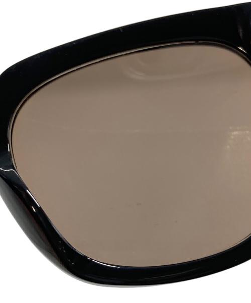 TOM FORD（トムフォード）TOM FORD (トムフォード) サングラス　アイウェア　カラーレンズ　イタリア製 ブラック×ベージュ サイズ:53□21 140の古着・服飾アイテム