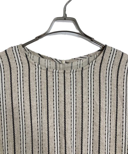 Leilian（レリアン）LEILIAN (レリアン) ストライプウエストギャザーロングワンピース　 ベージュ サイズ:13＋ 未使用品の古着・服飾アイテム