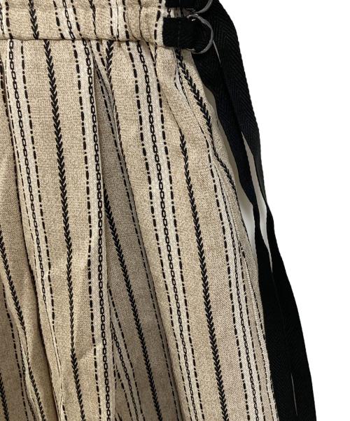 Leilian（レリアン）LEILIAN (レリアン) ストライプウエストギャザーロングワンピース　 ベージュ サイズ:13＋ 未使用品の古着・服飾アイテム