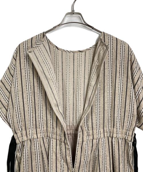Leilian（レリアン）LEILIAN (レリアン) ストライプウエストギャザーロングワンピース　 ベージュ サイズ:13＋ 未使用品の古着・服飾アイテム