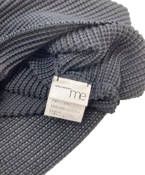 me ISSEY MIYAKE（ミーイッセイ ミヤケ）me ISSEY MIYAKE (ミーイッセイ ミヤケ) ノースリーブカットソー　 ブラック サイズ:FREEの古着・服飾アイテム
