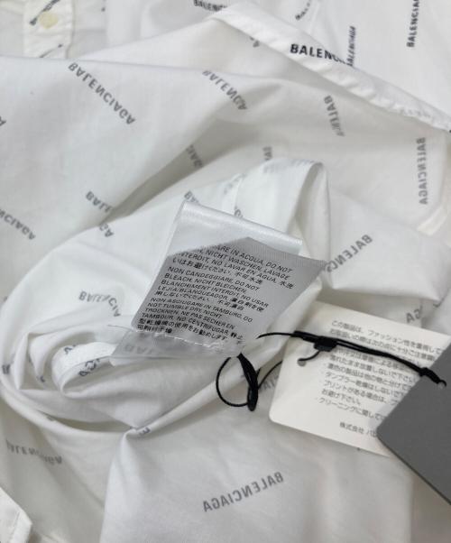 BALENCIAGA（バレンシアガ）BALENCIAGA (バレンシアガ) Over Logo Short Sleeve Shirt ホワイト サイズ:39の古着・服飾アイテム