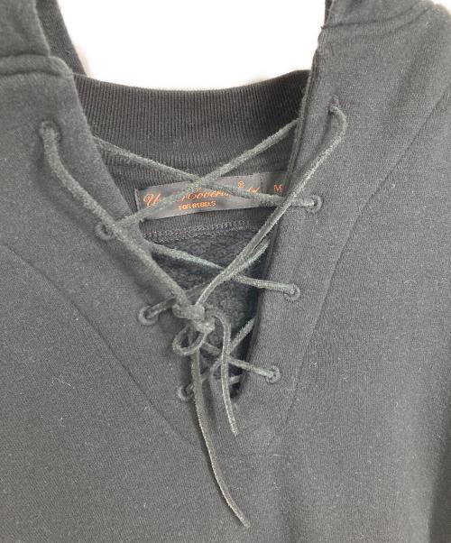 UNDERCOVER（アンダーカバー）UNDERCOVER (アンダーカバー) FRAGMENT DESIGN (フラグメントデザイン) レースアップ スウェット パーカー　ブラック　フーディー ブラック サイズ:Mの古着・服飾アイテム