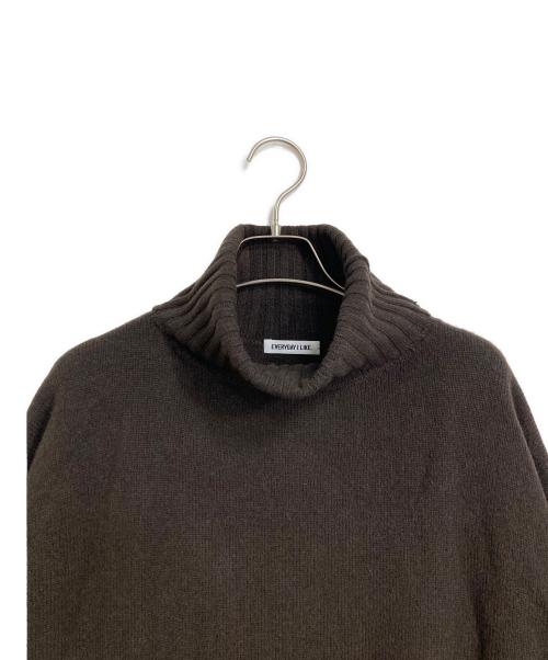 EVERYDAY I LIKE.（エヴリデイ アイ ライク）EVERYDAY I LIKE. (エヴリデイ アイ ライク) カシミヤウール Cropped タートルネック ニット ブラウン サイズ:実寸参照の古着・服飾アイテム