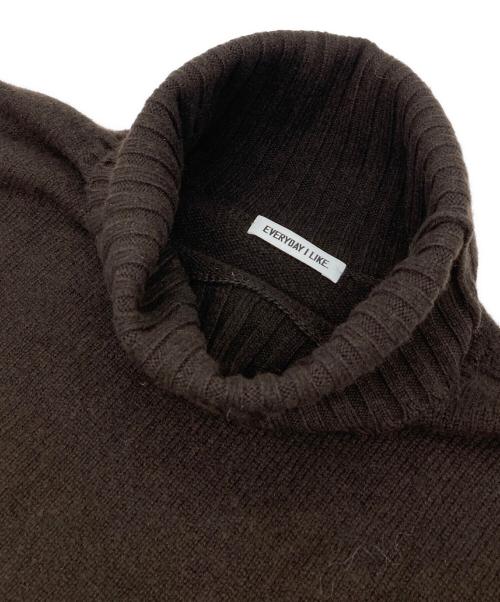 EVERYDAY I LIKE.（エヴリデイ アイ ライク）EVERYDAY I LIKE. (エヴリデイ アイ ライク) カシミヤウール Cropped タートルネック ニット ブラウン サイズ:実寸参照の古着・服飾アイテム