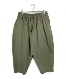 WHITE MOUNTAINEERING（ホワイトマウンテ二アニング）の古着「8/10 LENGTH TAPERED SAROUEL PANTS」｜カーキ