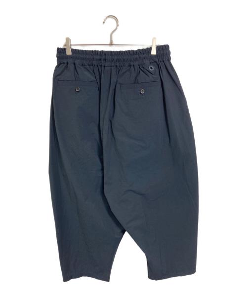 WHITE MOUNTAINEERING（ホワイトマウンテ二アニング）WHITE MOUNTAINEERING (ホワイトマウンテ二アニング) 8/10 LENGTH TAPERED SAROUEL PANTS ブラック サイズ:3の古着・服飾アイテム