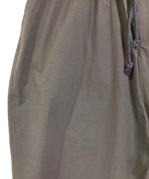 WHITE MOUNTAINEERING（ホワイトマウンテ二アニング）WHITE MOUNTAINEERING (ホワイトマウンテ二アニング) 8/10 LENGTH TAPERED SAROUEL PANTS ブラック サイズ:3の古着・服飾アイテム