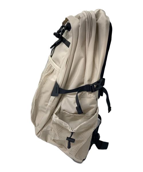 THE NORTH FACE（ザ ノース フェイス）THE NORTH FACE (ザ ノース フェイス) RECON バックパック　スポーツ　アウトドア　通勤 通学 仕事 出張 旅行 トラベル タウンユース ベージュ サイズ:実寸参照 未使用品の古着・服飾アイテム
