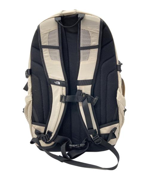THE NORTH FACE（ザ ノース フェイス）THE NORTH FACE (ザ ノース フェイス) RECON バックパック　スポーツ　アウトドア　通勤 通学 仕事 出張 旅行 トラベル タウンユース ベージュ サイズ:実寸参照 未使用品の古着・服飾アイテム