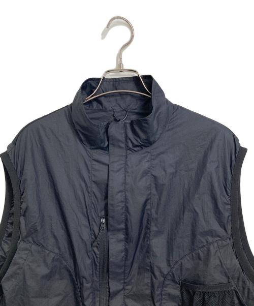 DAIWA PIER39（ダイワ ピア39）DAIWA PIER39 (ダイワ ピア39) TECH REVERSIBLE WIND SHIELD VEST リバーシブルメッシュベスト ブラック サイズ:Mの古着・服飾アイテム