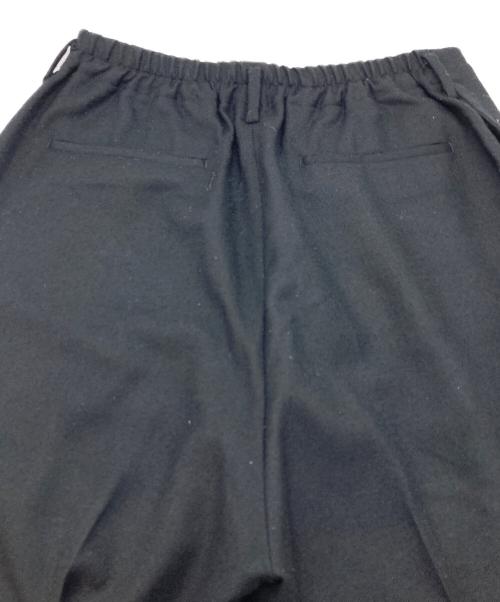 MARKA（マーカ）MARKA (マーカ) STITCHLESS TROUSERS ステッチレストラウザーズ  ウールパンツ　日本製 ブラック サイズ:3の古着・服飾アイテム