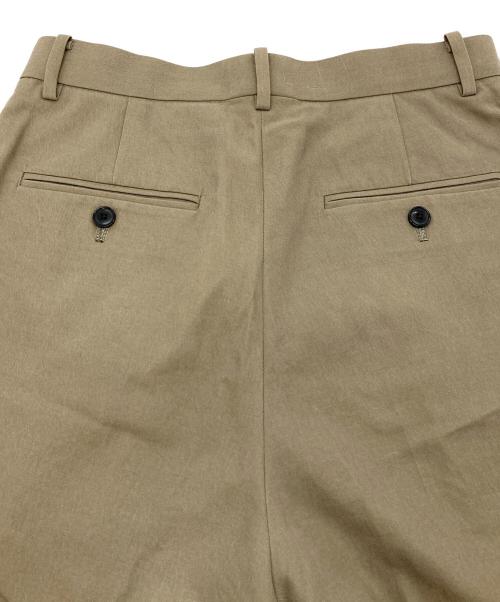 YLEVE（イレーヴ）YLEVE (イレーヴ) タックパンツ ベージュ サイズ:1	の古着・服飾アイテム