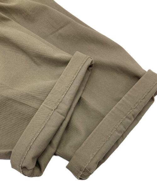 YLEVE（イレーヴ）YLEVE (イレーヴ) タックパンツ ベージュ サイズ:1	の古着・服飾アイテム