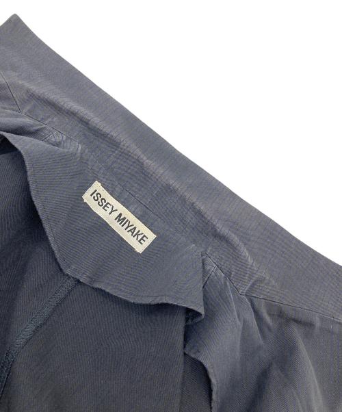 ISSEY MIYAKE（イッセイミヤケ）ISSEY MIYAKE (イッセイミヤケ) 切替セットアップジャケット　ストライプ グレー サイズ:2の古着・服飾アイテム