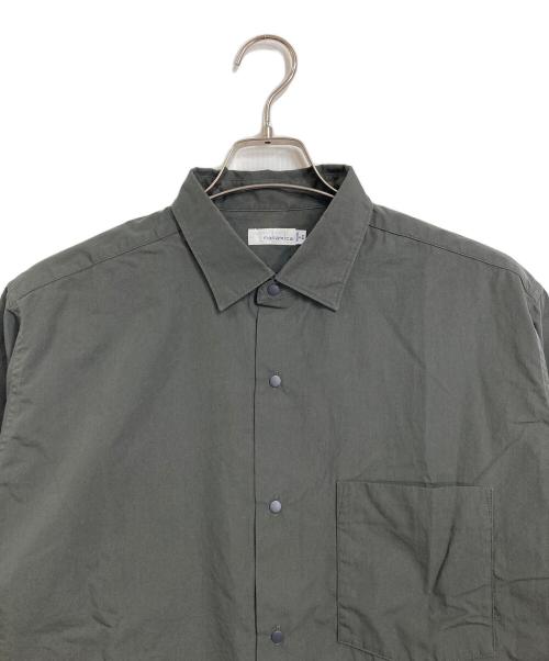 nanamica（ナナミカ）nanamica (ナナミカ) Button Down Wind Shirt グレー サイズ: Mの古着・服飾アイテム