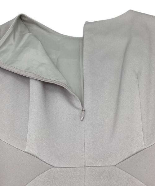 ANAYI（アナイ）ANAYI (アナイ) トリアセテートサテンフレアワンピース グレー サイズ:36の古着・服飾アイテム
