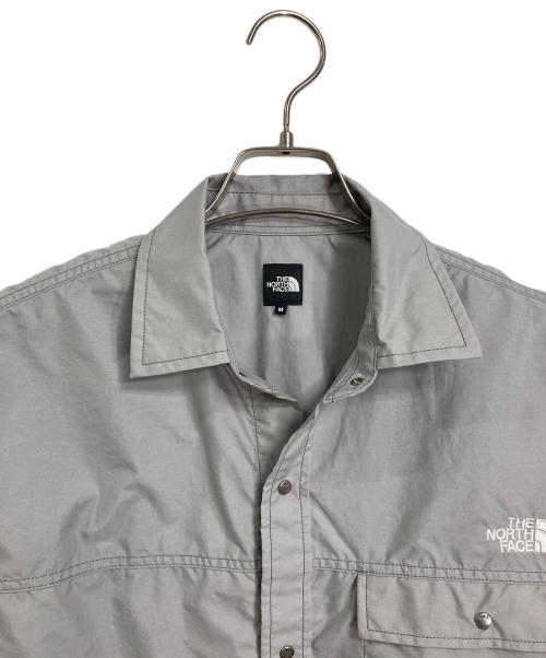 THE NORTH FACE（ザ ノース フェイス）THE NORTH FACE (ザ ノース フェイス) ロングスリーブヌプシシャツ　ナイロンシャツ　長袖シャツ　スポーツ　アウトドア グレー サイズ:Mの古着・服飾アイテム