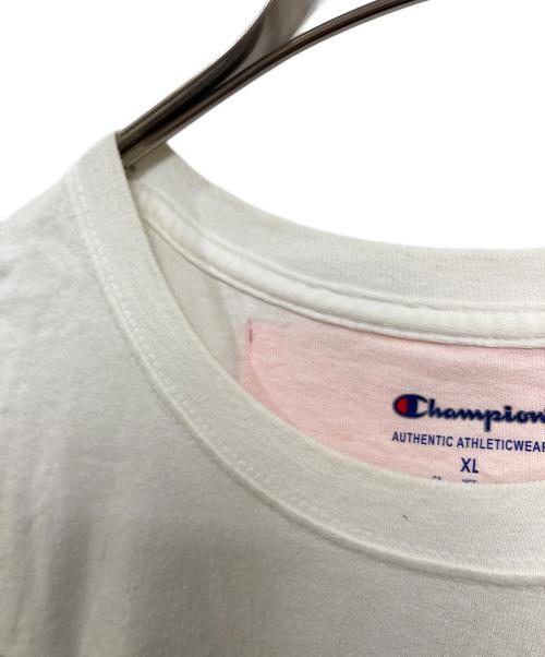 Virgil Abloh（ヴァージル・アブロー）Virgil Abloh (ヴァージル・アブロー) Champion (チャンピオン) MCA (エムシーエー) プリントTシャツ　半袖カットソー　Tシャツ　Tee ホワイト サイズ: XLの古着・服飾アイテム