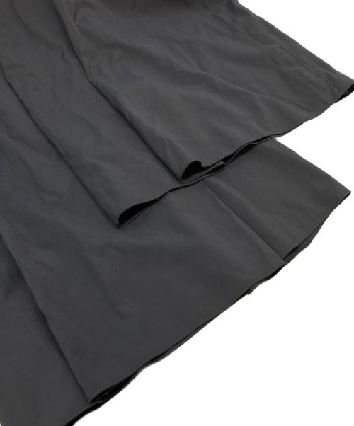BEARDSLEY（ビアズリー）BEARDSLEY (ビアズリー) ウエストリブフロントタックパンツ グレー サイズ:1 未使用品の古着・服飾アイテム
