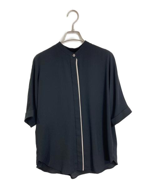 icB（アイシービー）icB (アイシービー) BackSatinAmunzen 5分袖バンドカラーブラウス　半袖ブラウス ネイビー サイズ:xsの古着・服飾アイテム