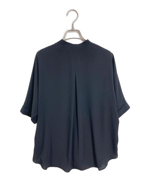 icB（アイシービー）icB (アイシービー) BackSatinAmunzen 5分袖バンドカラーブラウス　半袖ブラウス ネイビー サイズ:xsの古着・服飾アイテム