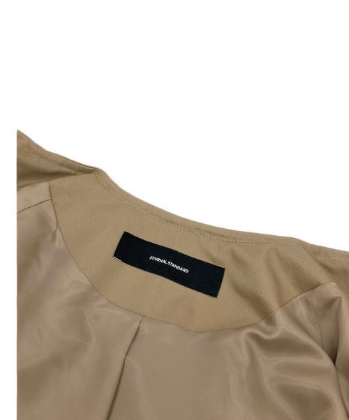 JOURNAL STANDARD（ジャーナルスタンダード）JOURNAL STANDARD (ジャーナルスタンダード) ギャバノーカラーショートトレンチ ベージュ サイズ:38の古着・服飾アイテム