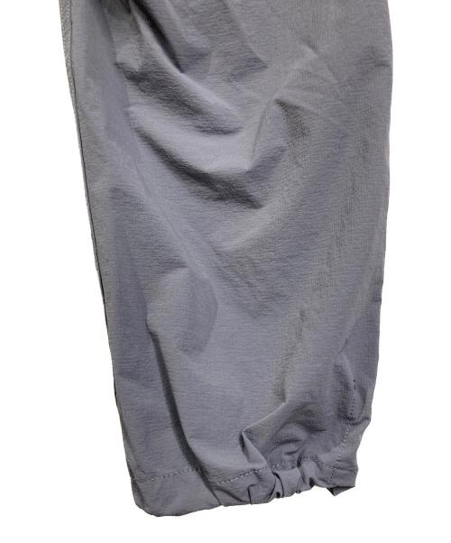 GRAMICCI（グラミチ）GRAMICCI (グラミチ) EKAL別注コーデュラストレッチルーズパンツ グレー サイズ:Mの古着・服飾アイテム