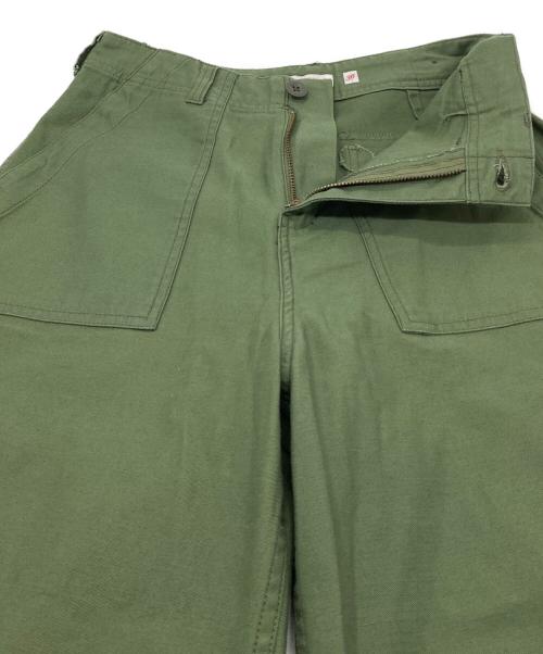 DRESSTERIOR（ドレステリア）DRESSTERIOR (ドレステリア) 【ウォッシャブル】バックサテンベイカーパンツ オリーブ サイズ:36の古着・服飾アイテム