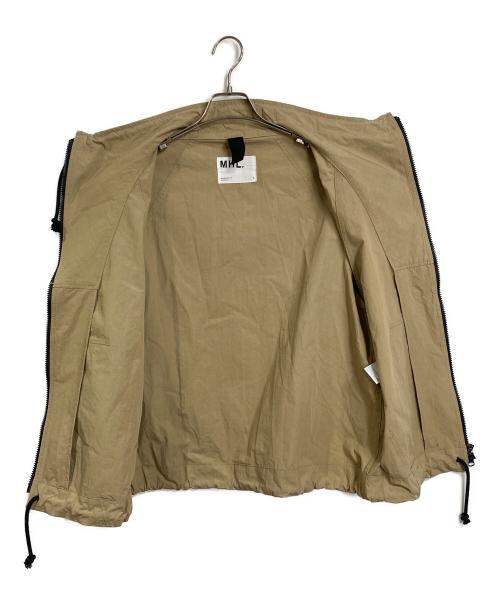 MHL（エムエイチエル）MHL (エムエイチエル) 26SS WASHED SLUB COTTON TWILL BLOUSON  ウォッシュド スラブ コットン ツイル ブルゾン アウター　ライトアウター　日本製 ベージュ サイズ:1の古着・服飾アイテム