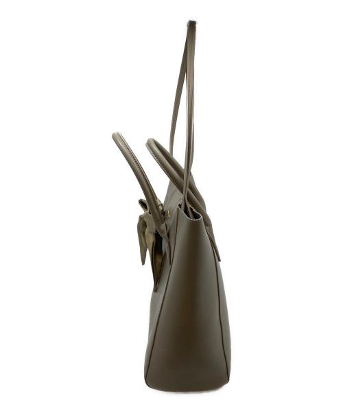 CHARLES & KEITH（チャールズアンドキース）CHARLES & KEITH (チャールズアンドキース) ボウトートバッグ　ハンドバッグ　セレモニー ベージュ サイズ:実寸参照の古着・服飾アイテム