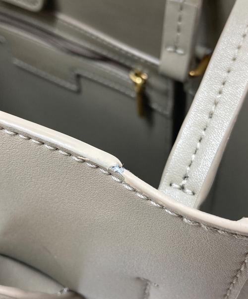 CHARLES & KEITH（チャールズアンドキース）CHARLES & KEITH (チャールズアンドキース) ボウトートバッグ　ハンドバッグ　セレモニー ベージュ サイズ:実寸参照の古着・服飾アイテム