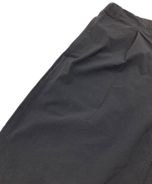 GRAMICCI（グラミチ）GRAMICCI (グラミチ) B-SHOP (ビショップ) 〈別注〉ナイロン タックショーツ　ハーフパンツ　スポーツ　アウトドア ブラック サイズ:Lの古着・服飾アイテム